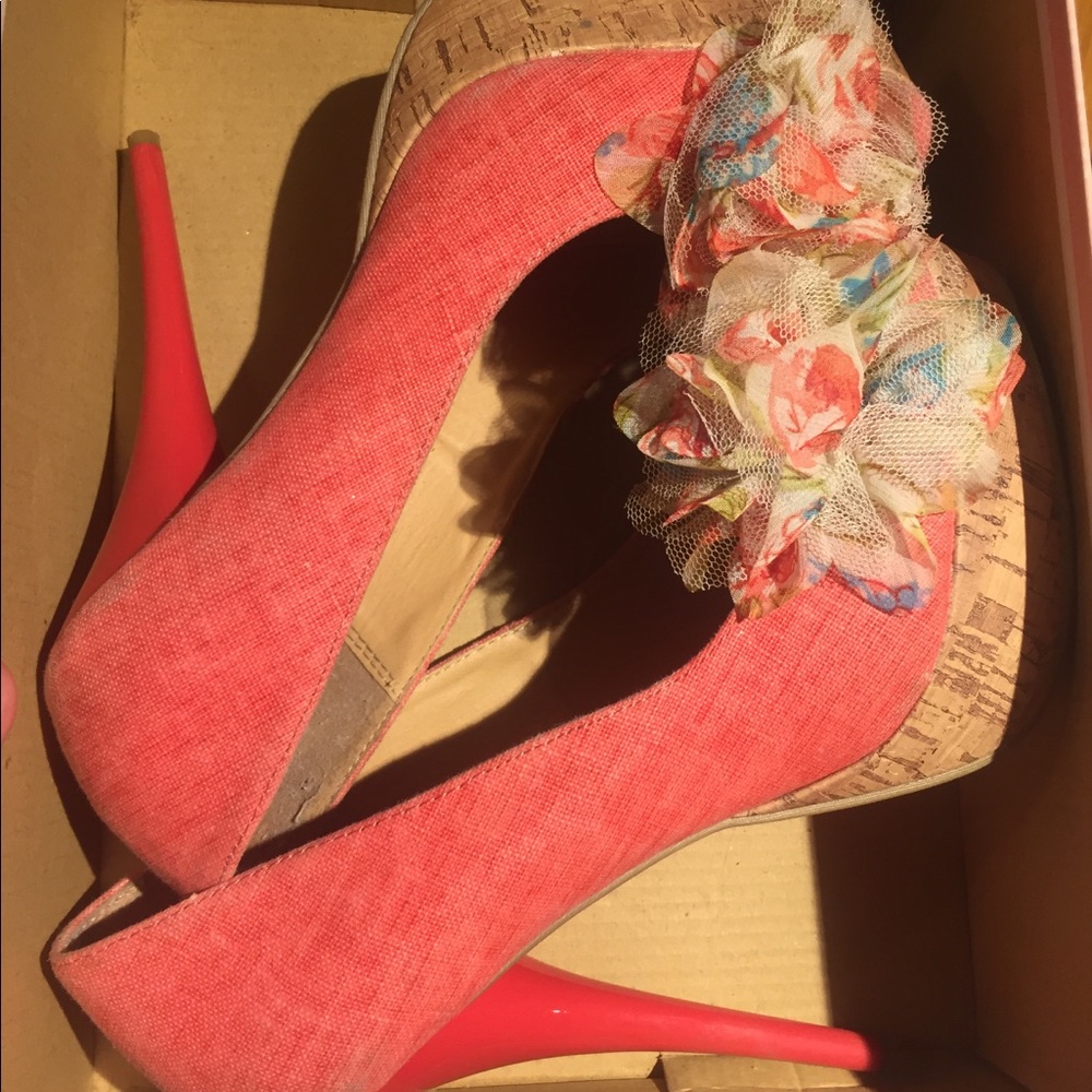 Women’s size 8.5 heels
